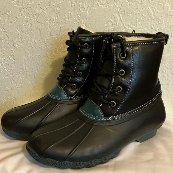 Serra Shoes - Serra Women’s Winter 3M Insulated Duck Boots size 8 brand new with tags, Blk